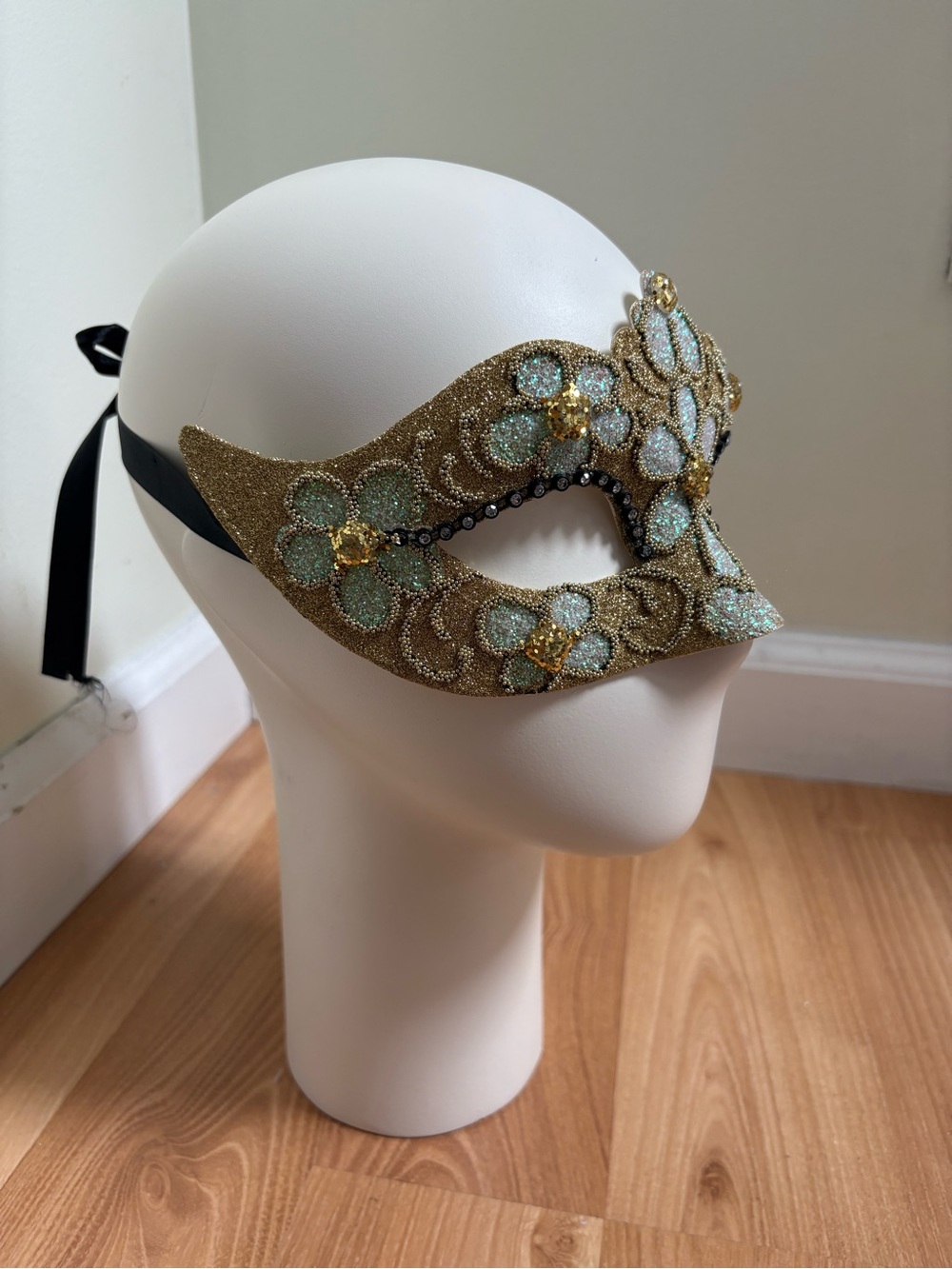 Pier 1 Gold and Mint Floral Masquerade Mask Hand Painted Italy - Picture 2 of 7